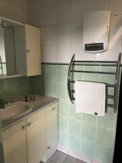 Appartement De 80M2 Refait A Neuf Bezannes Экстерьер фото